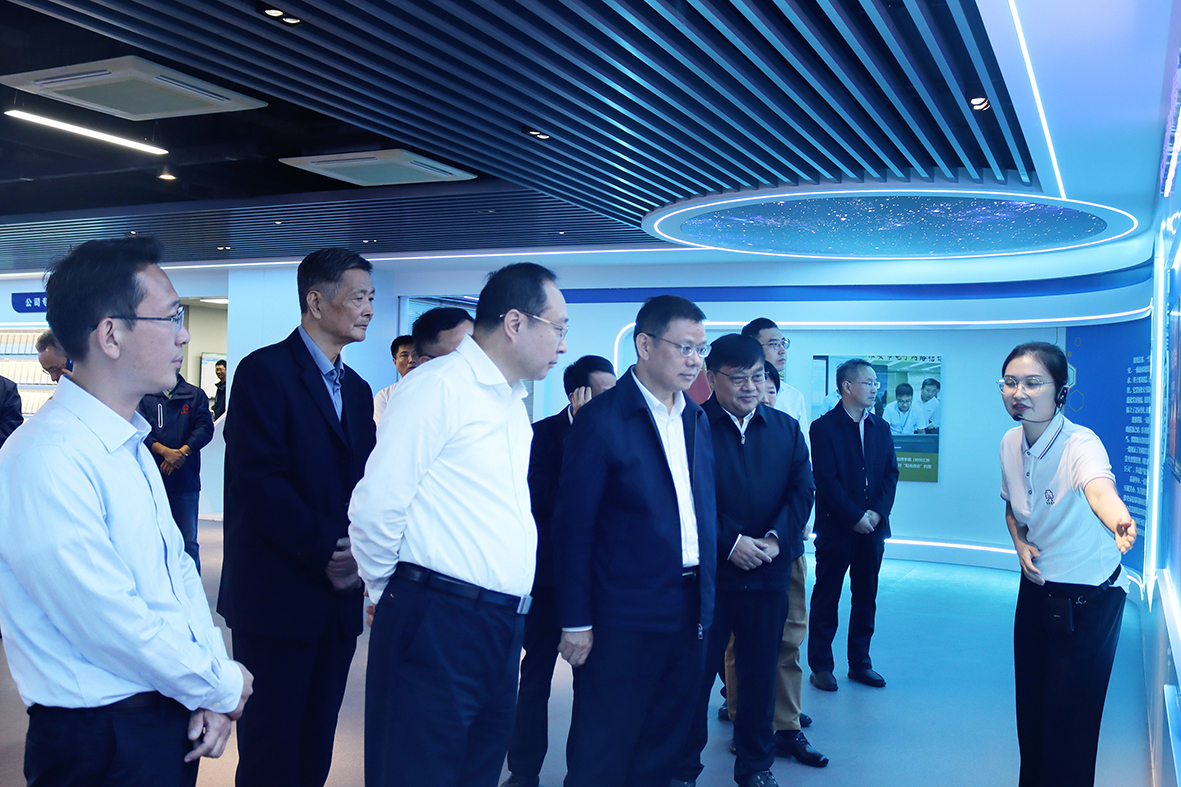 江苏省委社工部副部长、江苏省信访局胡建军局长莅临我司调研指导